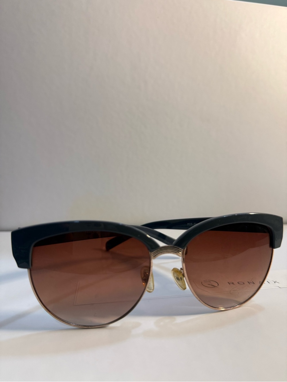 Women's Two-Tone Cat Eye Sunglasses - Brown Gradient Lenses